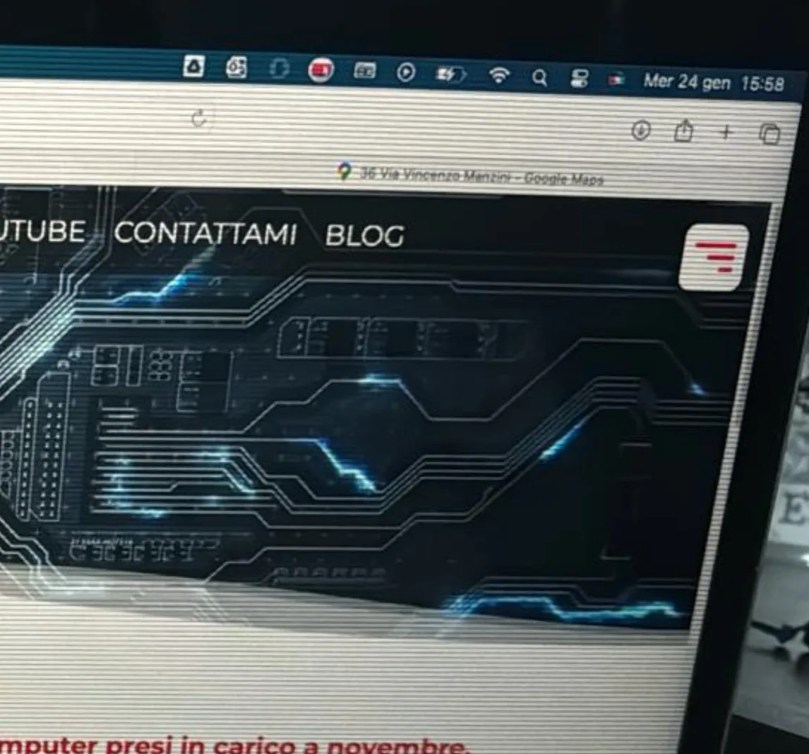 Schermo di un MacBook Pro con linee orizzontali sottili